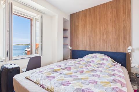 Rovinj, novouređeni hotel s terasom/barom pogled more