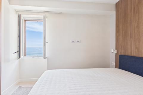 Rovinj, novouređeni hotel s terasom/barom pogled more