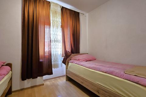 Istra, Buje- autohtona kuća s 4 stana