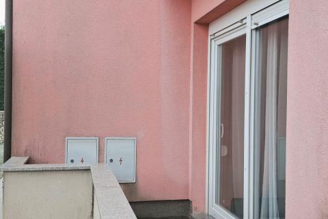 Rijeka, Vi&scaron;kovo- stan u prizemlju sa balkonom