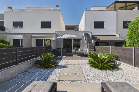 Novigrad &ndash; Moderno appartamento con una camera da letto e ampia terrazza in affitto a lungo termine