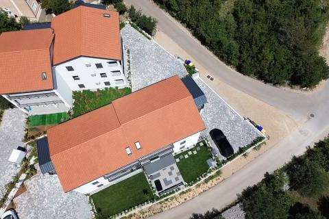 Krk, Čižići, dvosoban stan u blizini mora, novogradnja