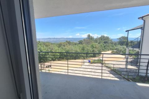 Krk, Čižići, dvosoban stan u blizini mora, novogradnja