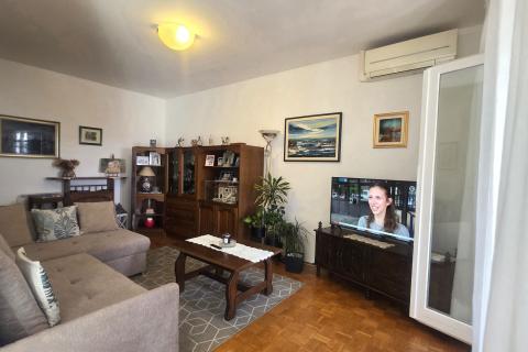Istra,Umag-Obiteljski stan na odličnoj lokaciji,pogled more