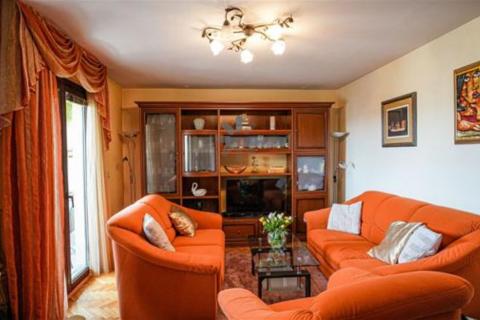Istra, Rovinj - Prostran trosoban stan na dobroj lokaciji