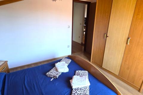 Rovinj, kvalitetan stan u centru, mirna ulica, 3 spavaće sobe, terasa