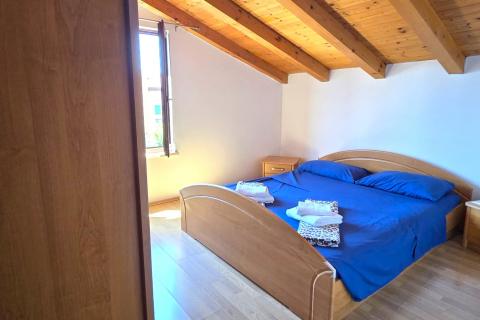 Rovinj, kvalitetan stan u centru, mirna ulica, 3 spavaće sobe, terasa