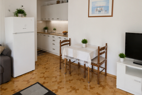 Rovinj, Wohnung im historischen Stadtzentrum, Neubau, in einer ruhigen, verkehrsfreien Stra&szlig;e gelegen, mit Terrasse.