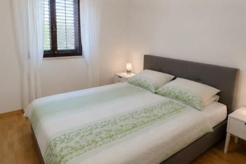 Rovinj, Wohnung im historischen Stadtzentrum, Neubau, in einer ruhigen, verkehrsfreien Stra&szlig;e gelegen, mit Terrasse.