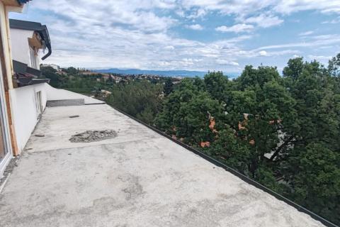 Kastav, Ćikovići - potkrovlje 105 m2, terasa, pogled