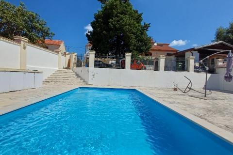 Istrien, Filipana &ndash; Istrisches Steinhaus mit Swimmingpool und Nebengeb&auml;uden