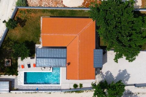 Istra, Svetvinčenat &ndash; Moderna prizemnica s bazenom