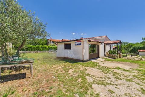 Istra, Rakalj - prizemnica s bazenom i apartmanom, 4 km more