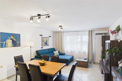 Rijeka, Kantrida  -Prostran i komforan stan 3SB+DB 88m2