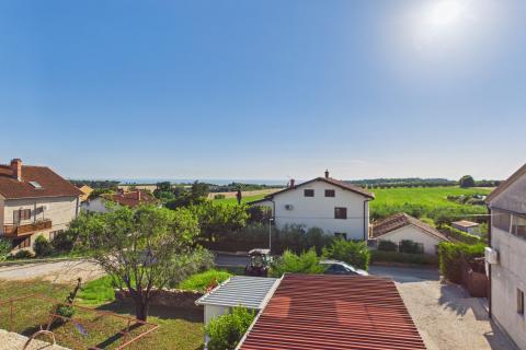 Istrien, Novigrad &ndash; 300 m vom Meer | Wohnung in der historischen Villa Adorno mit Meerblick