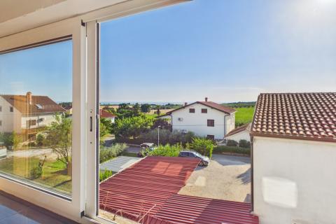 Istrien, Novigrad &ndash; 300 m vom Meer | Wohnung in der historischen Villa Adorno mit Meerblick