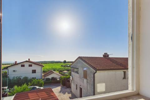 Istrien, Novigrad &ndash; 300 m vom Meer | Wohnung in der historischen Villa Adorno mit Meerblick