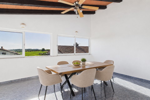 Istrien, Novigrad &ndash; 300 m vom Meer | Wohnung in der historischen Villa Adorno mit Meerblick