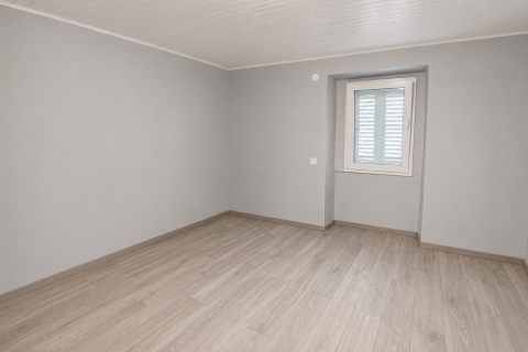 Casa a schiera ristrutturata con giardino e vista mare in vendita
