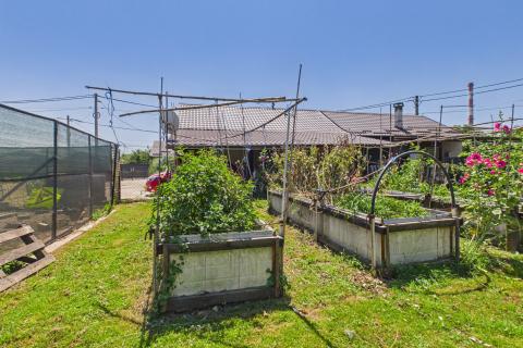 Huis Caprag/Željezara, Sisak, 45,72m2