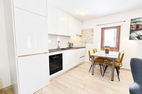 Istrien, Novigrad &ndash; Wohnung zur langfristigen Vermietung im Zentrum