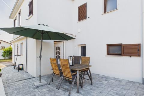 Istria, Cittanova &ndash; Appartamento recentemente ristrutturato con terrazza vicino al mare