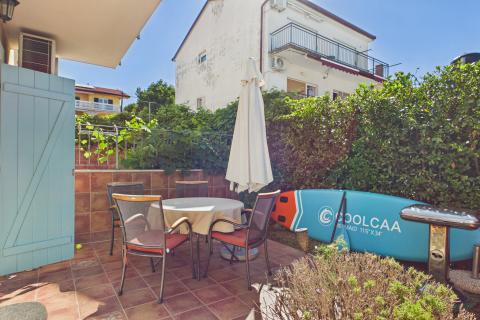 Jadranovo &ndash; Appartamento con giardino vicino al mare