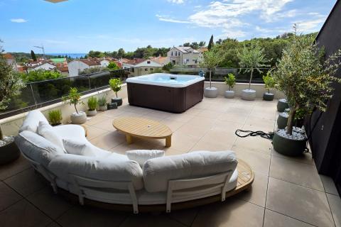 Rovinj, PENTHOUSE in a new building + garage + parking space - close to the sea - 172 m&sup2;