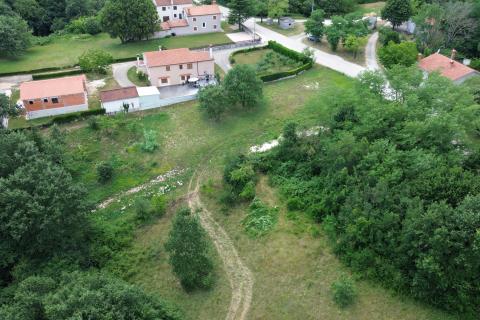 ISTRIA, ŽMINJ - Terreno edificabile in posizione tranquilla