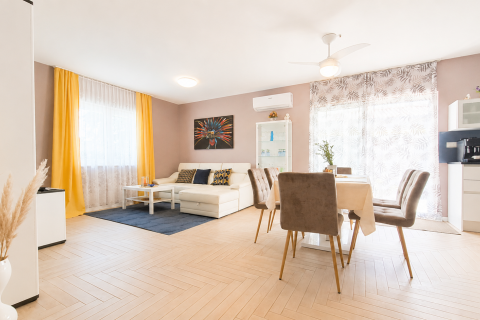 Istria, Cittanova &ndash; Casa indipendente su un unico livello con piscina