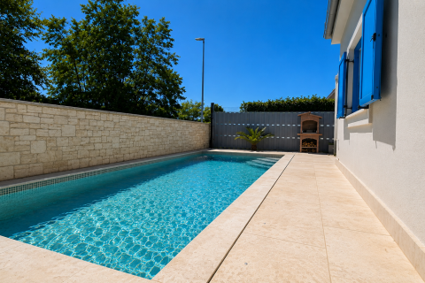 Istria, Cittanova &ndash; Casa indipendente su un unico livello con piscina