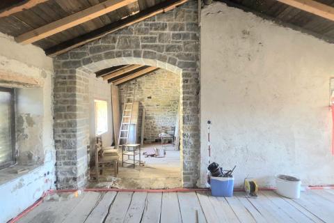 Istra,Buzet,Motovun-kamena kuća u nizu