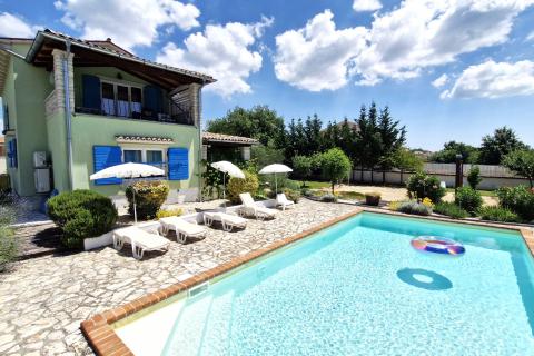 Istria, Svetvinčenat - Casa con piscina e giardino mediterraneo