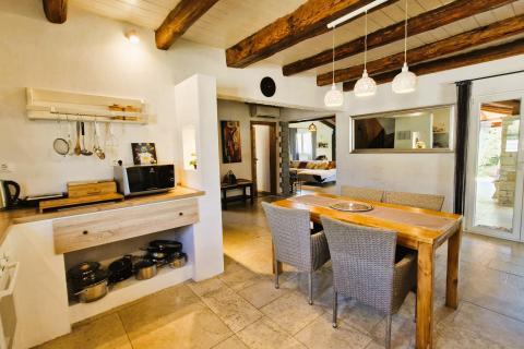 Istria, Svetvinčenat - Casa con piscina e giardino mediterraneo