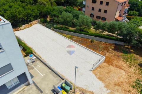 Parcheggio Rovinj, 15m2