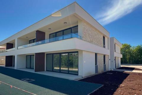 Rovinj okolica - jednosoban stan u prizemlju 66,5 m2