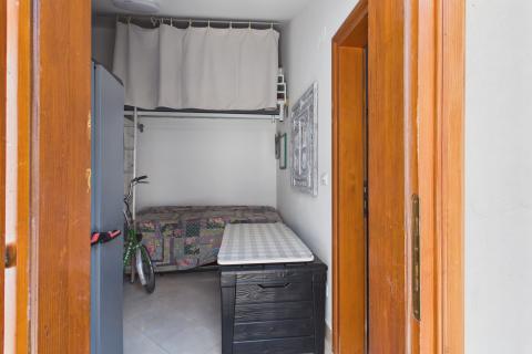 Istria, Rovigno, centro, strada tranquilla, due appartamenti + cortile privato