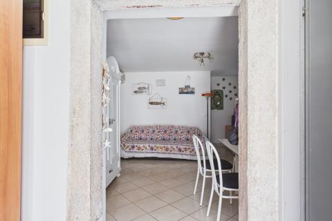 Istria, Rovigno, centro, strada tranquilla, due appartamenti + cortile privato
