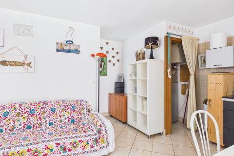 Istria, Rovigno, centro, strada tranquilla, due appartamenti + cortile privato