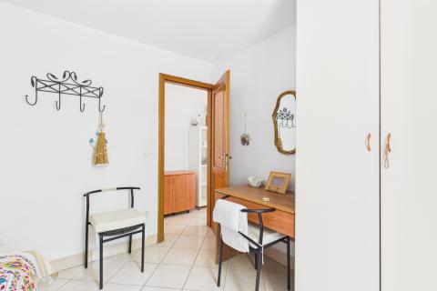 Istria, Rovigno, centro, strada tranquilla, due appartamenti + cortile privato