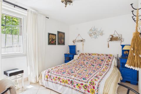 Istria, Rovigno, centro, strada tranquilla, due appartamenti + cortile privato