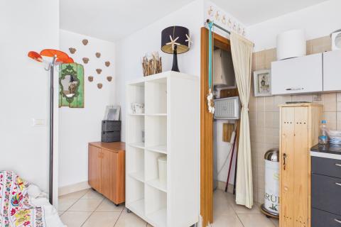Istria, Rovigno, centro, strada tranquilla, due appartamenti + cortile privato