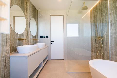 Condo/Apartment Kostrena, 200m2