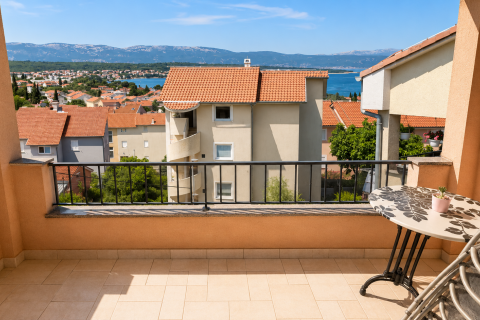 Malinska &ndash; Two-Bedroom Apartment with Sea View