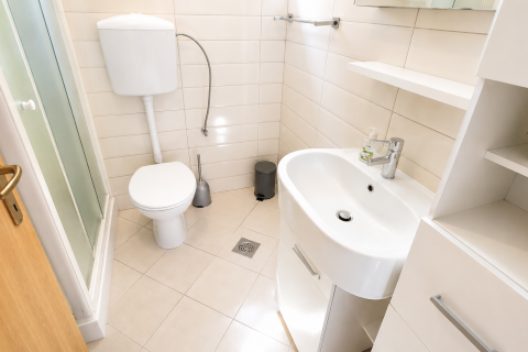 Malinska &ndash; Ground Floor Two-Bedroom Apartment with Private Garden