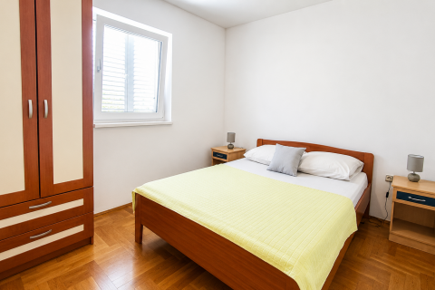 Malinska &ndash; Ground Floor Two-Bedroom Apartment with Private Garden