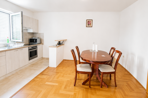 Malinska &ndash; Ground Floor Two-Bedroom Apartment with Private Garden