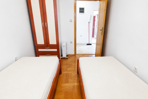 Malinska &ndash; Ground Floor Two-Bedroom Apartment with Private Garden