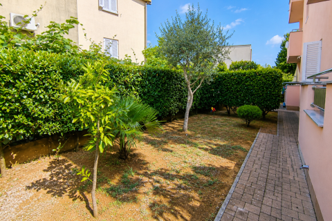 Malinska &ndash; Ground Floor Two-Bedroom Apartment with Private Garden