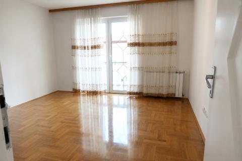 Haus Feren&scaron;čica, Pe&scaron;čenica - Žitnjak, 300m2